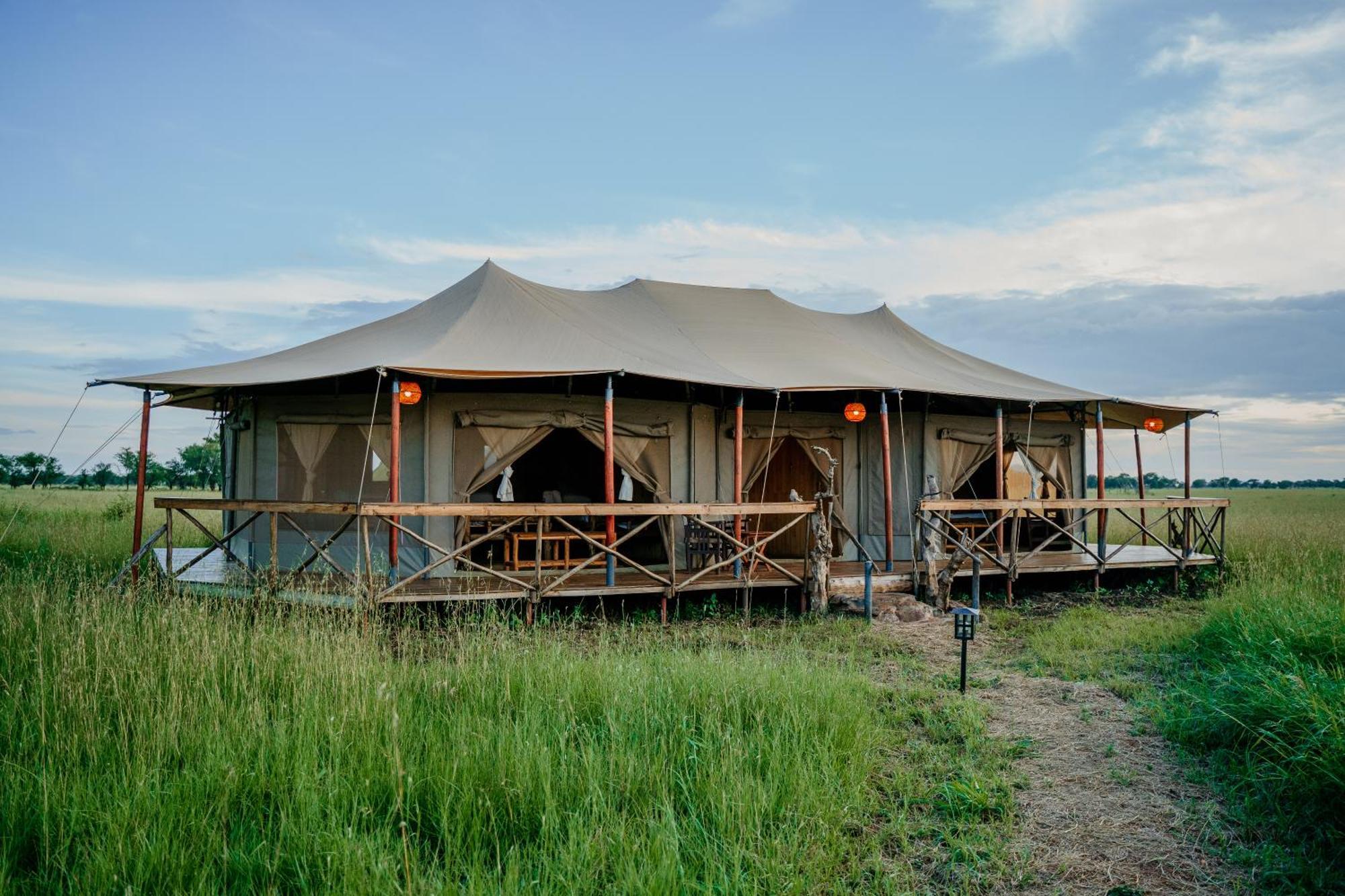 Готель Zawadi Camp Серенгеті Екстер'єр фото